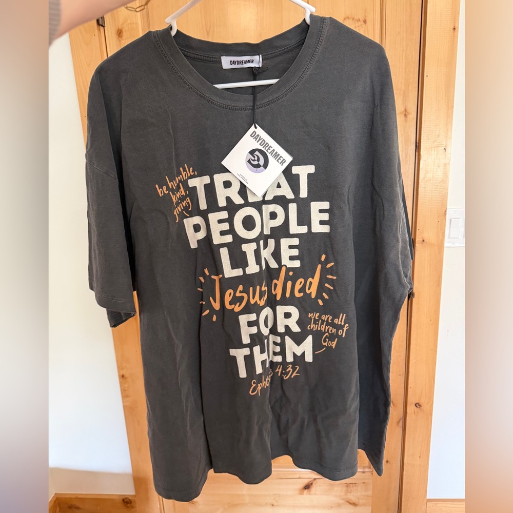 NWT Daydreamer LA Tee, Christian, OS
